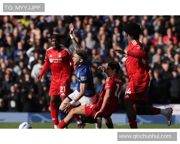 英格兰与保加利亚的激烈对决揭示足球战术与球队实力的较量 英格兰与保加利亚的激烈对决揭示足球战术与球队实力的较量